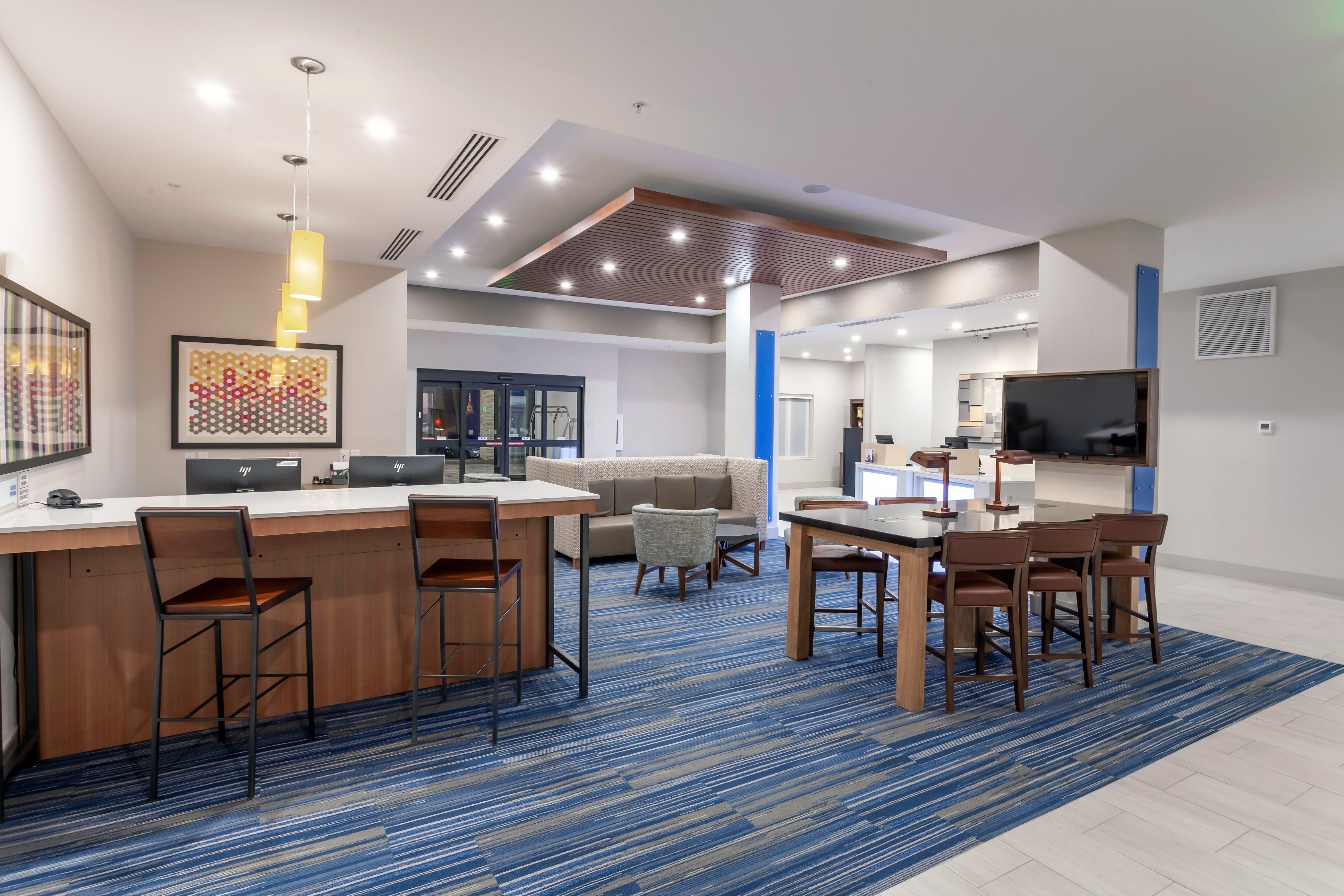 Holiday Inn Express & Suites - Columbus - Worthington By Ihg Zewnętrze zdjęcie