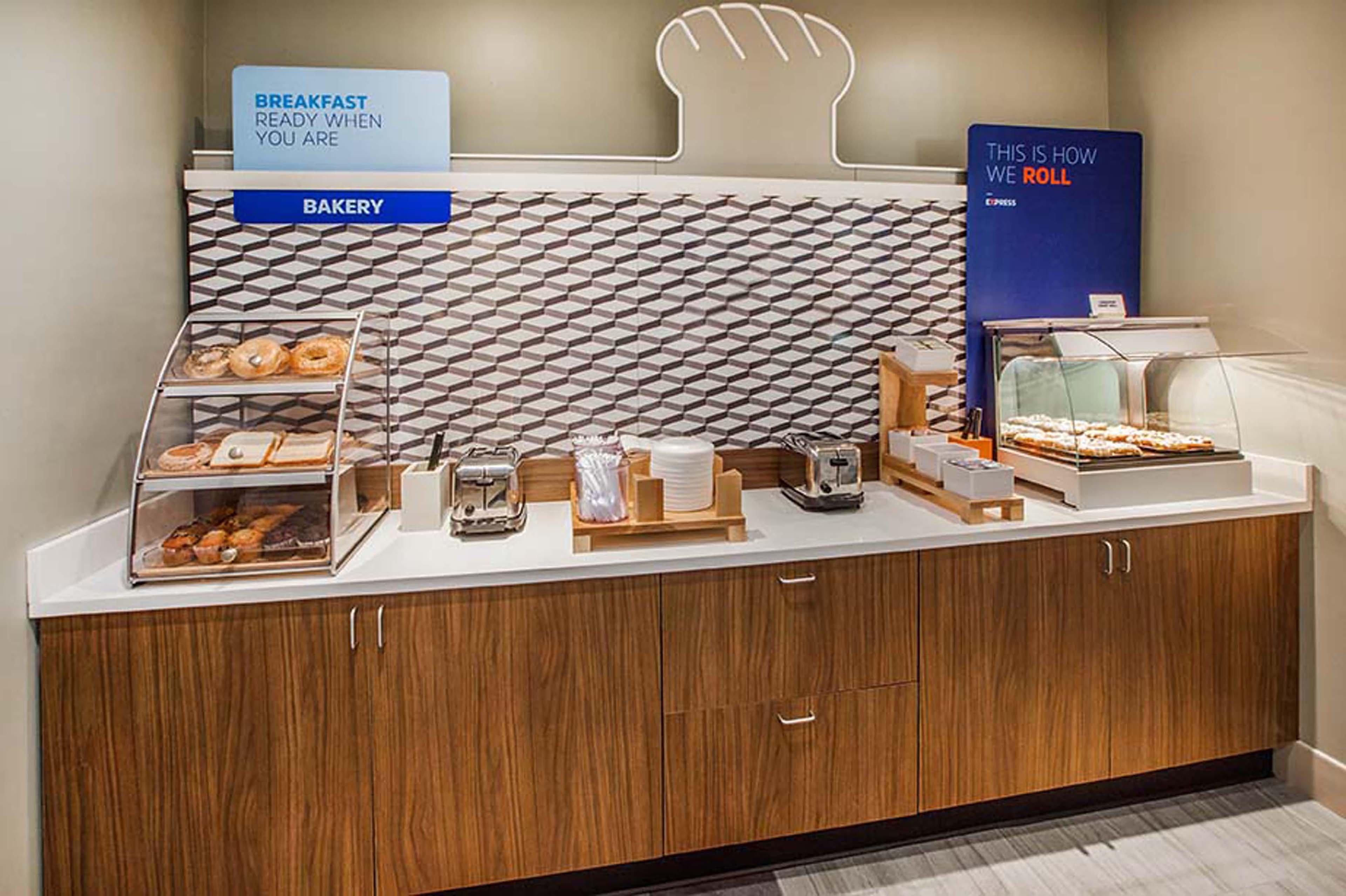 Holiday Inn Express & Suites - Columbus - Worthington By Ihg Zewnętrze zdjęcie